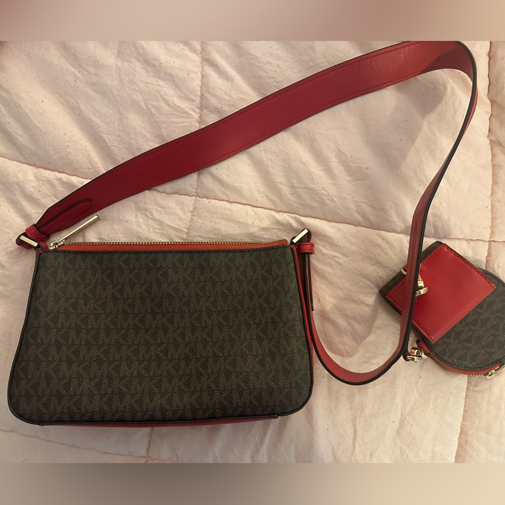Michael Kors Beige Interior with Red Accent - Picture 2 of 5